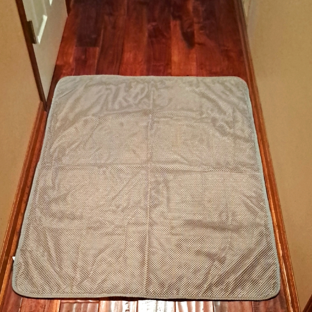 PIONEER Reversible Textured Pet Mat
